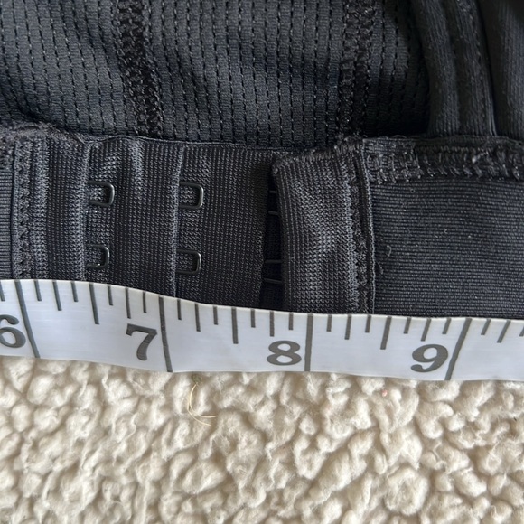 Athleta black removable cup sports bra back hook S/ M petite - Picture 9 of 14